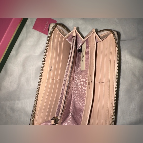 Kate Spade wallet - Picture 6 of 8